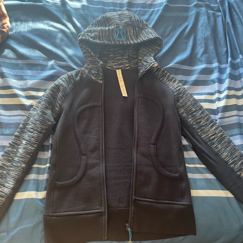 Lululemon Women's Blue and Gray Hooded Jacket